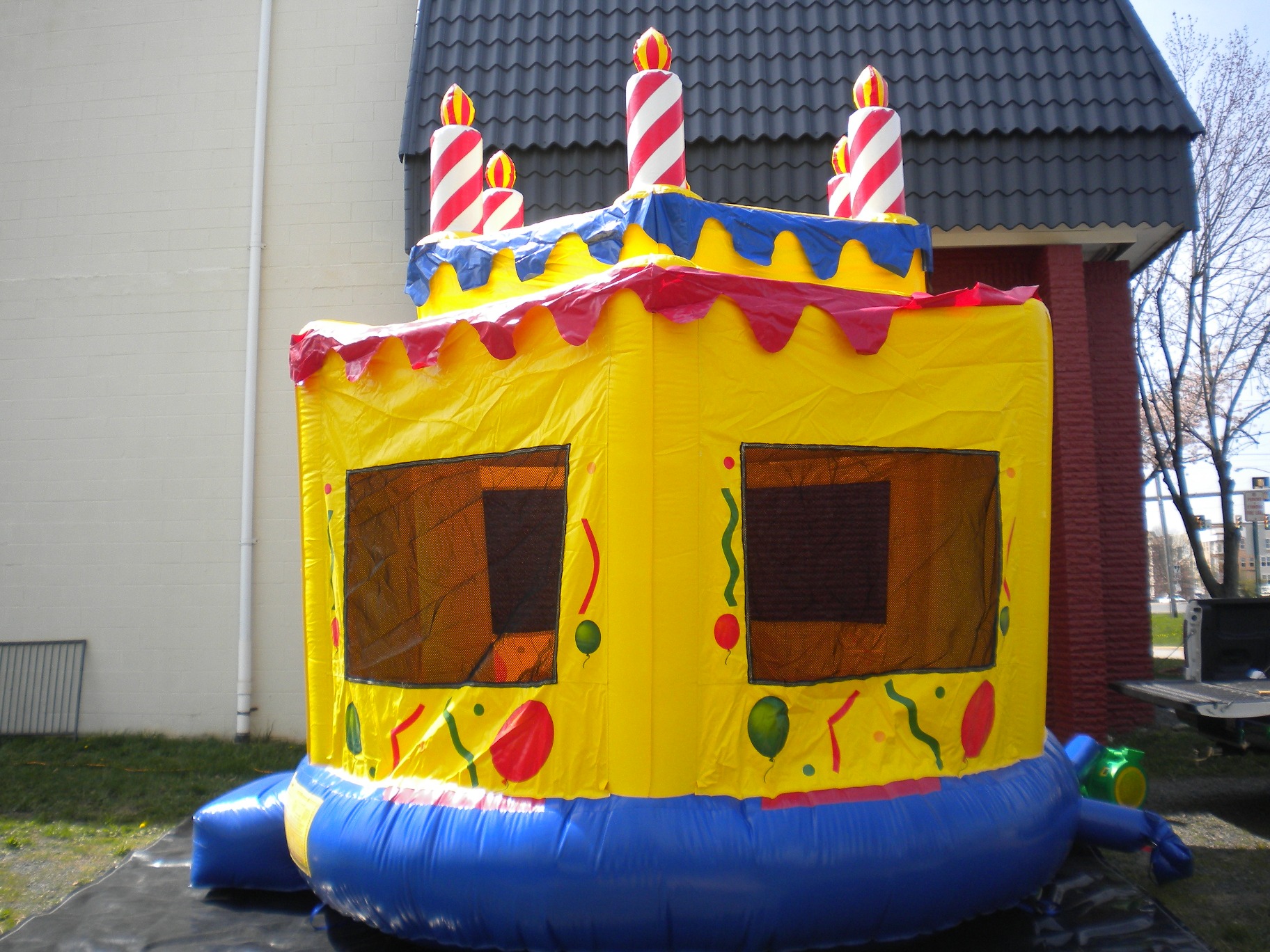 Cake Jumper Moonbounce Bounce House right View
